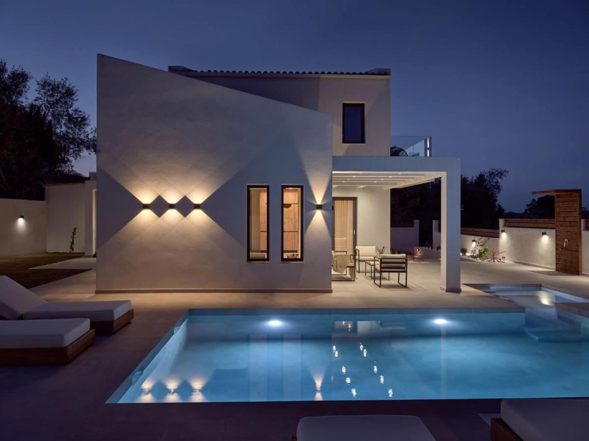 Estelle Villa, A Flamboyant Escape With Pool, By Thinkvilla Romirion Exterior photo