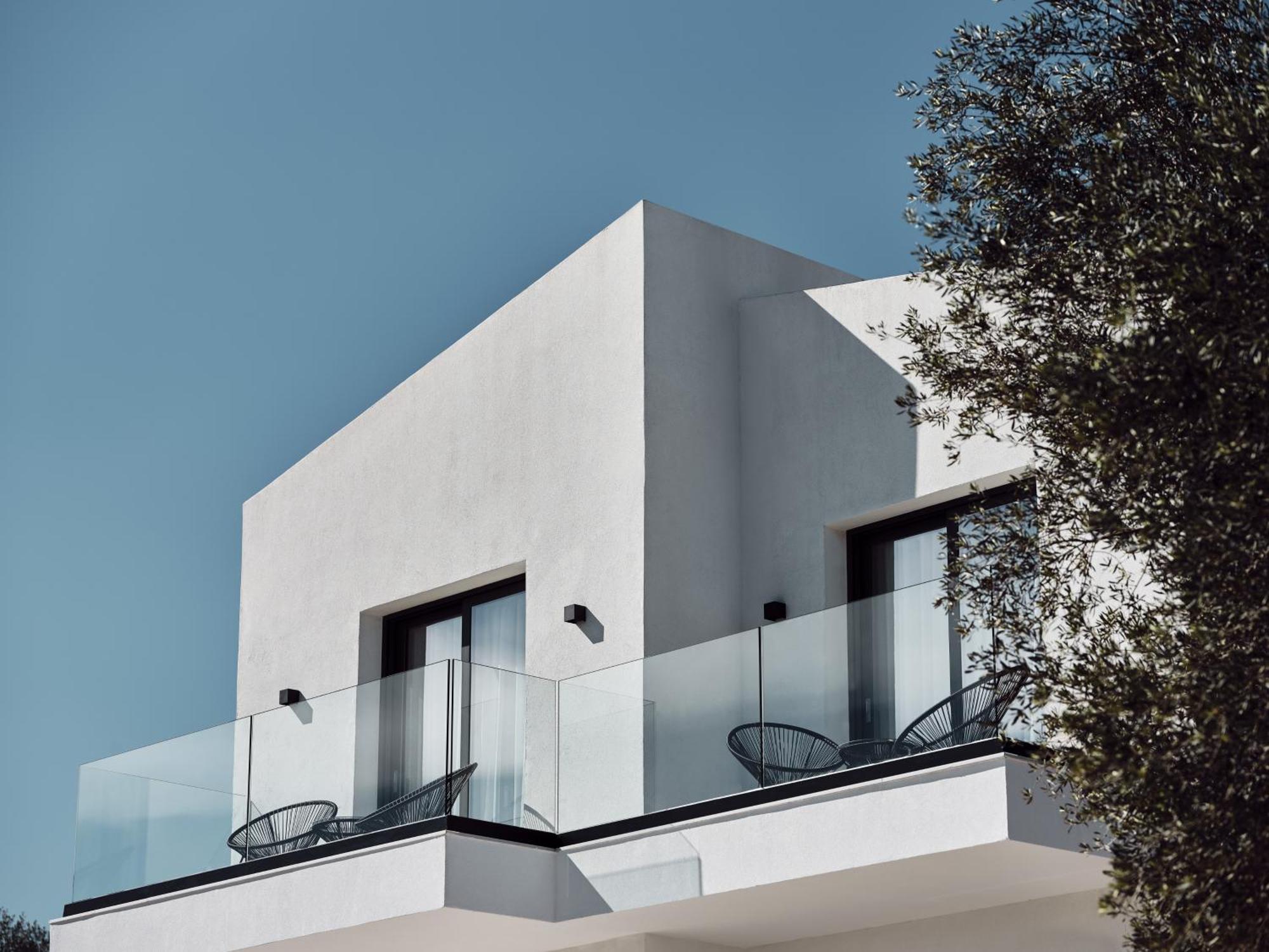 Estelle Villa, A Flamboyant Escape With Pool, By Thinkvilla Romirion Exterior photo